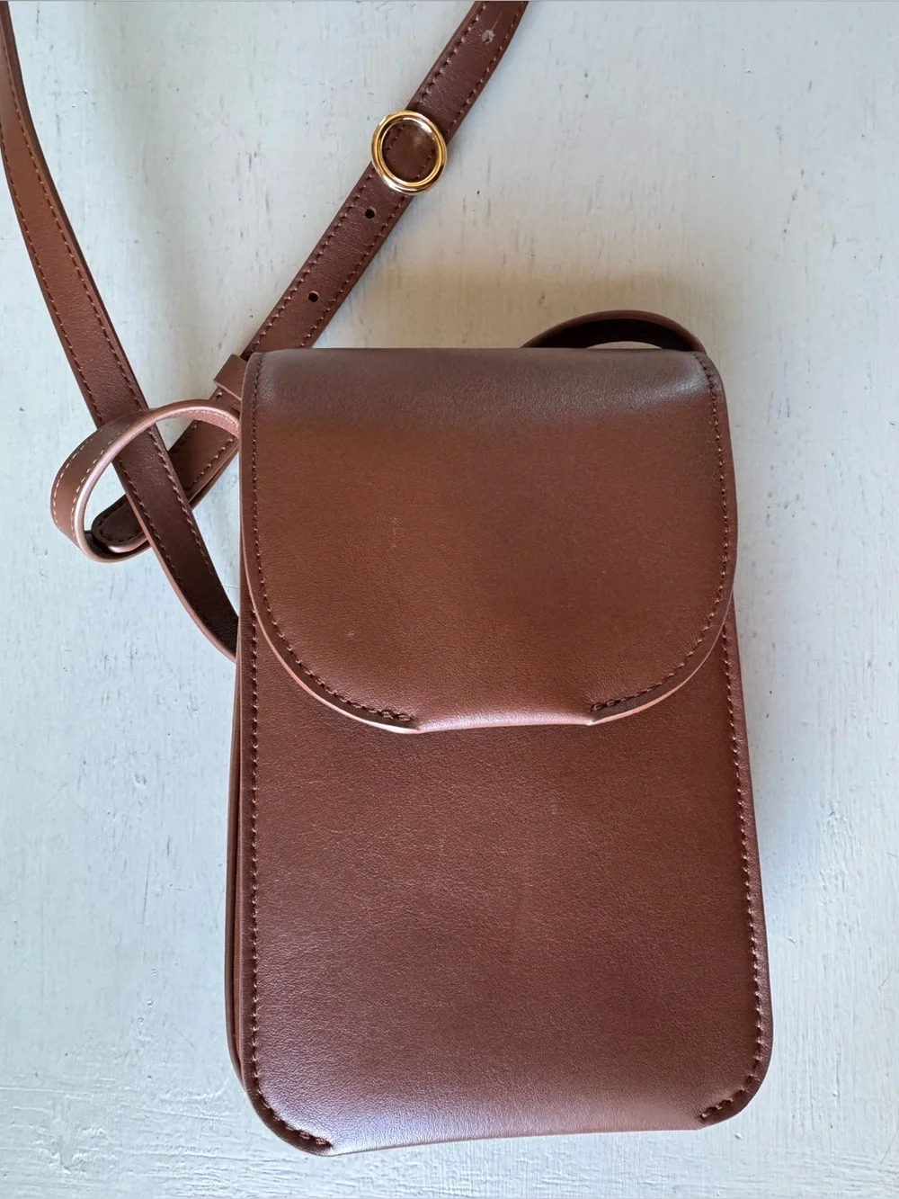 LIKE NEW Cuyana Concertina Phone Bag in Black Dark Chestnut Smooth Leather - Picture 10 of 11